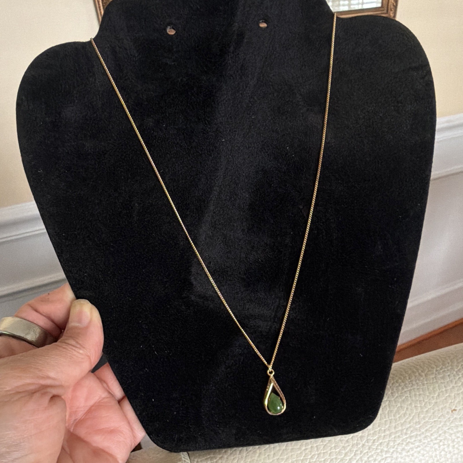 Vintage 1/20 12K Gold Filled Teardrop Green Jade Style Pendant Necklace 18″ GF