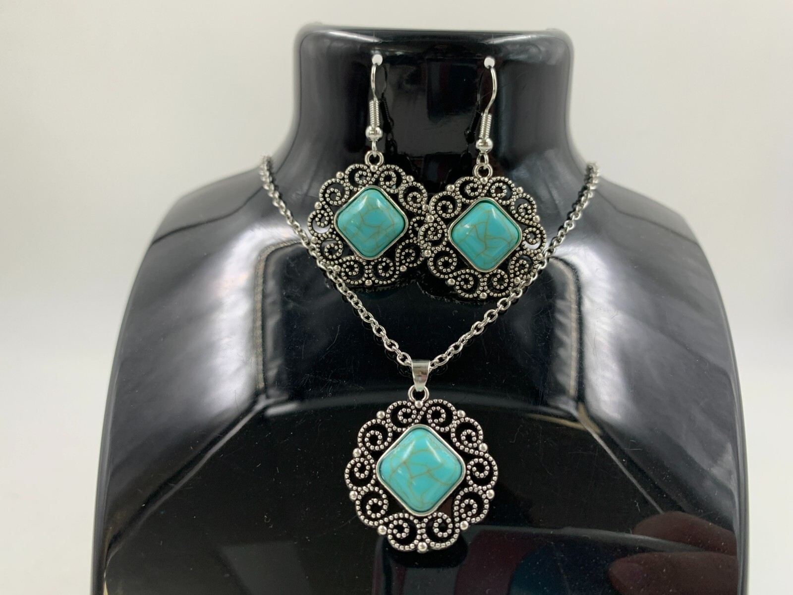 Metal & Blue Stone 9in Necklace & Earrings Set DD01B10088