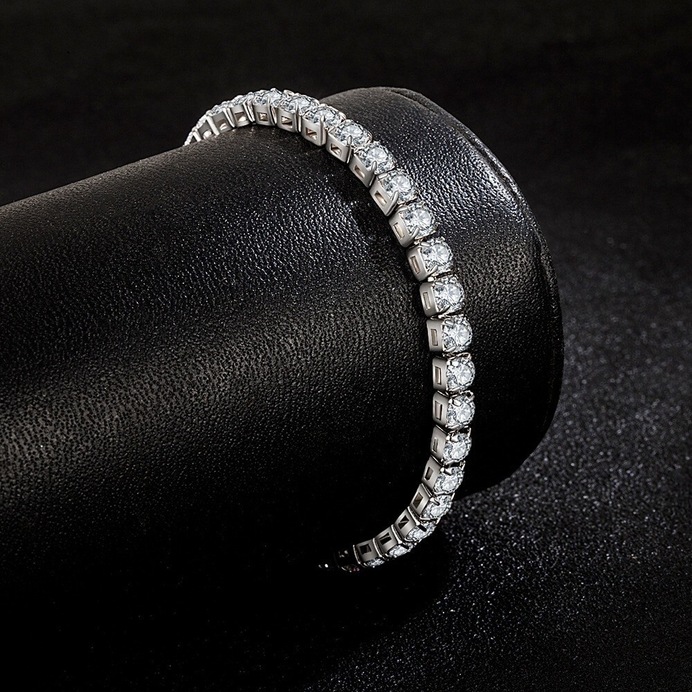 Tennis bracelet simulated diamonds 7” long lobster lock closure