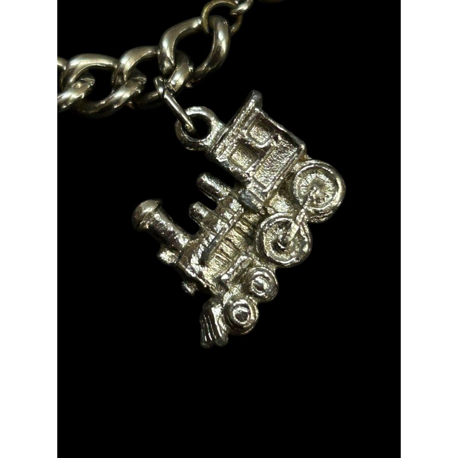 Silvertone Charm Bracelet Travel Theme 6.5″ Spring Clasp