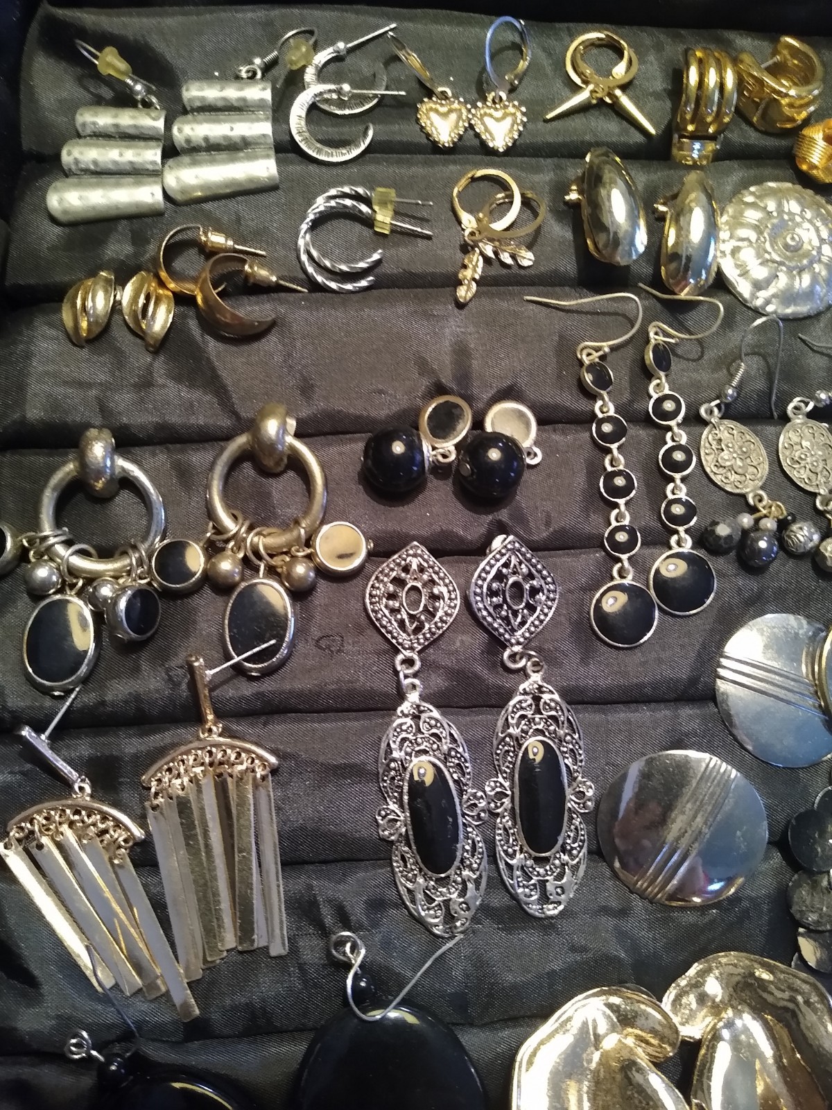 37 Pr. Earring Lot Black Gold Silver Boho Pierced Dangle Hoop Some New (126)