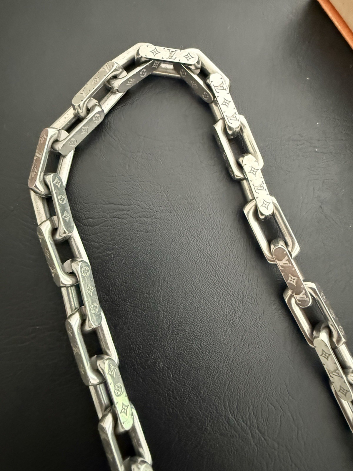Louis Vuitton Collier Monogram Bar Link Chain Necklace