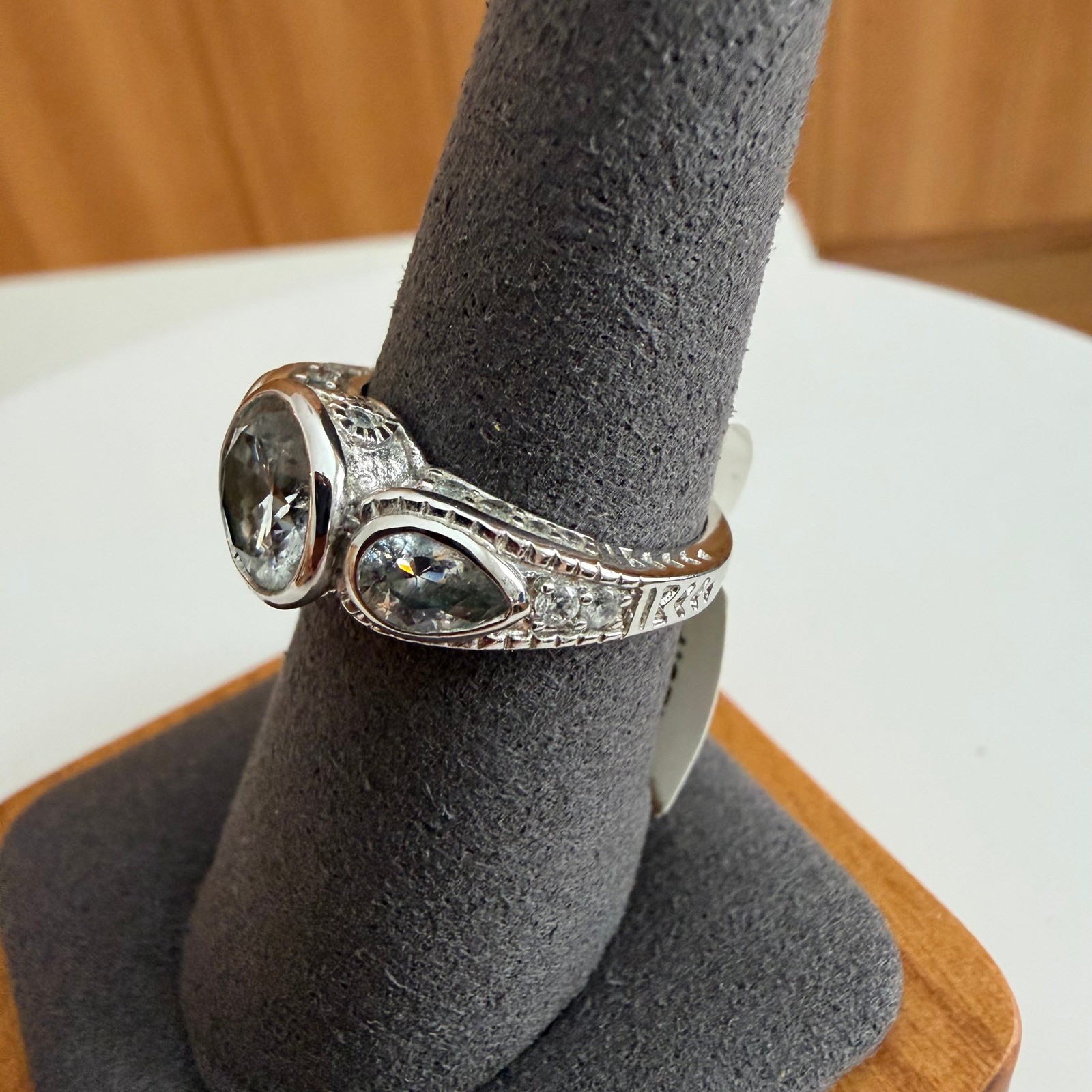 Silver Tone Three Stone Clear Bezel Set Filigree Ring Size 7 PP48