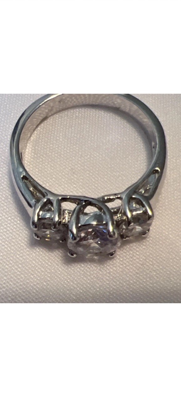 5 Costume Jewelry Rings *Sizes 6 – 7 – 7 1/2* Pictures Of Each Ring Shown