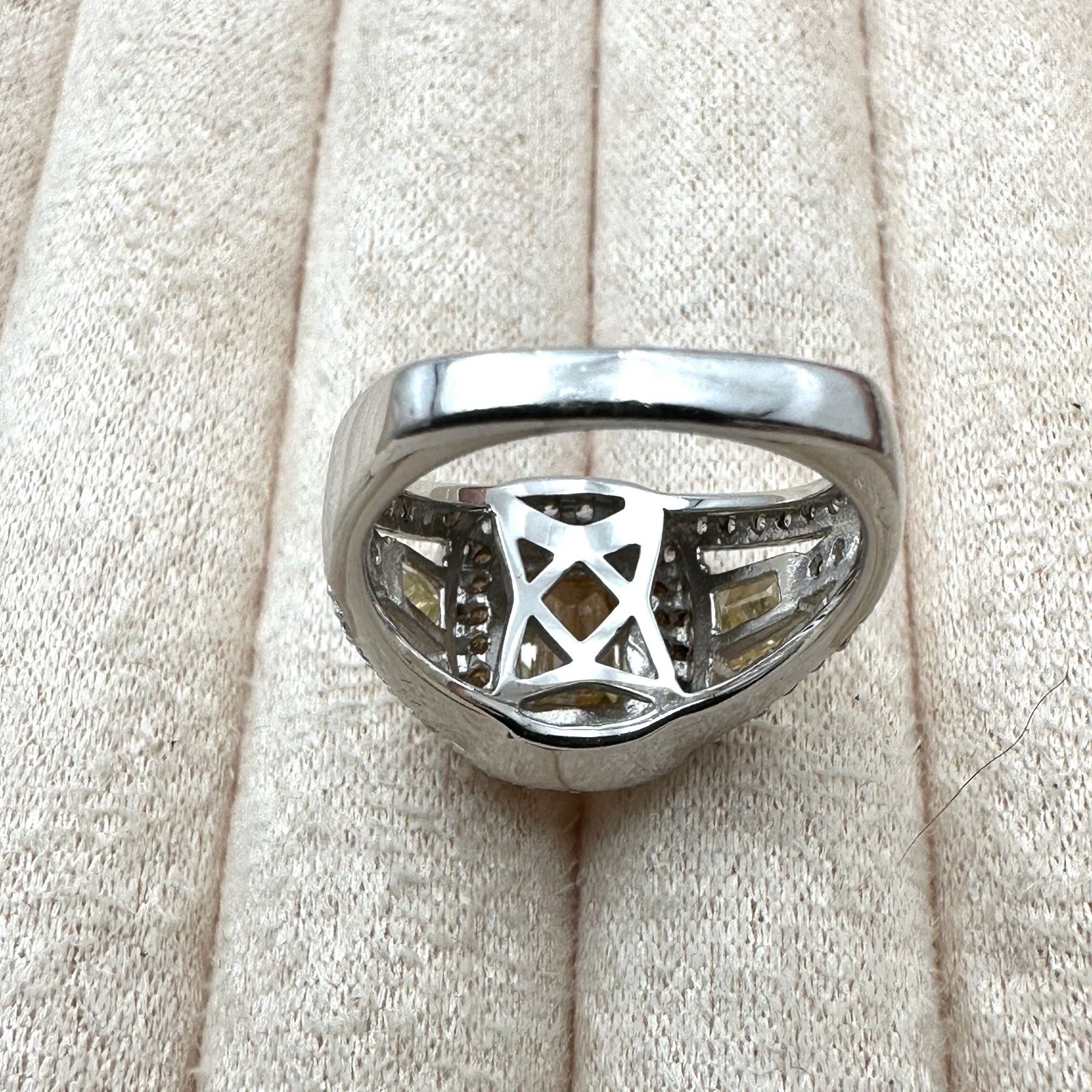 Tycoon Bella Luce Simulated Canary Cubic Zirconia Sterling Silver Ring Size 7