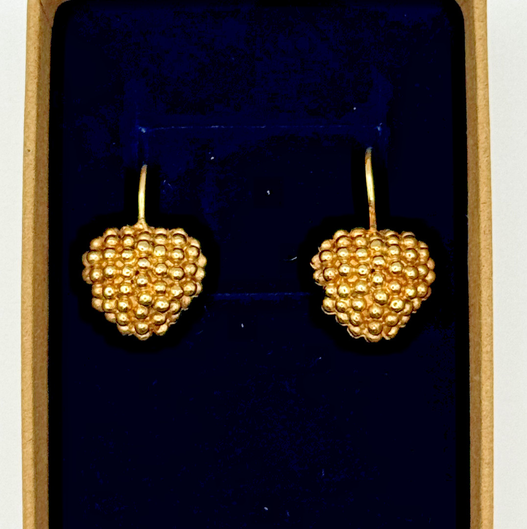 ✨ Gold Heart Leverback Earrings