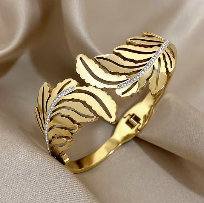 Luxury Double Leaf Bracelet with Sparkling Bands Gold Plated Stainless