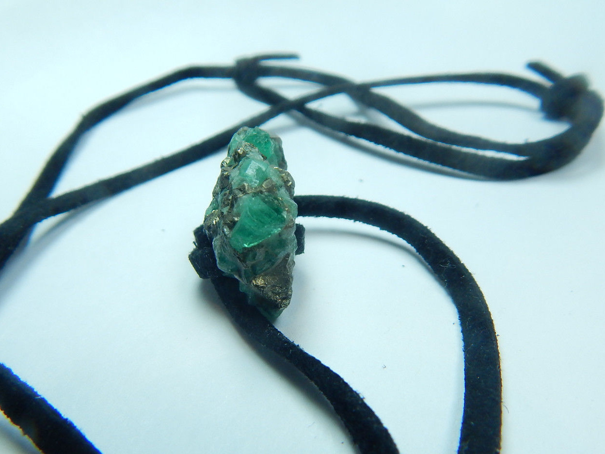 Colombian Emerald Rock with Crystals 26.00 Cts Raw Natural Mineral Beryl Muzo M