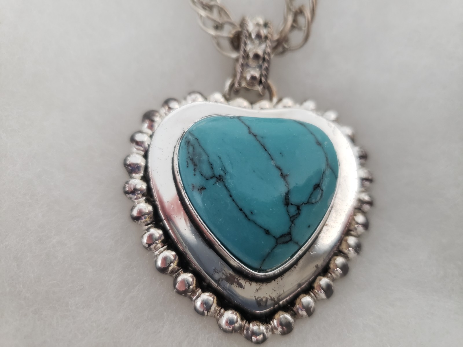VINTAGE SIMULATED TURQUOISE HEART PENDANT NECKLACE