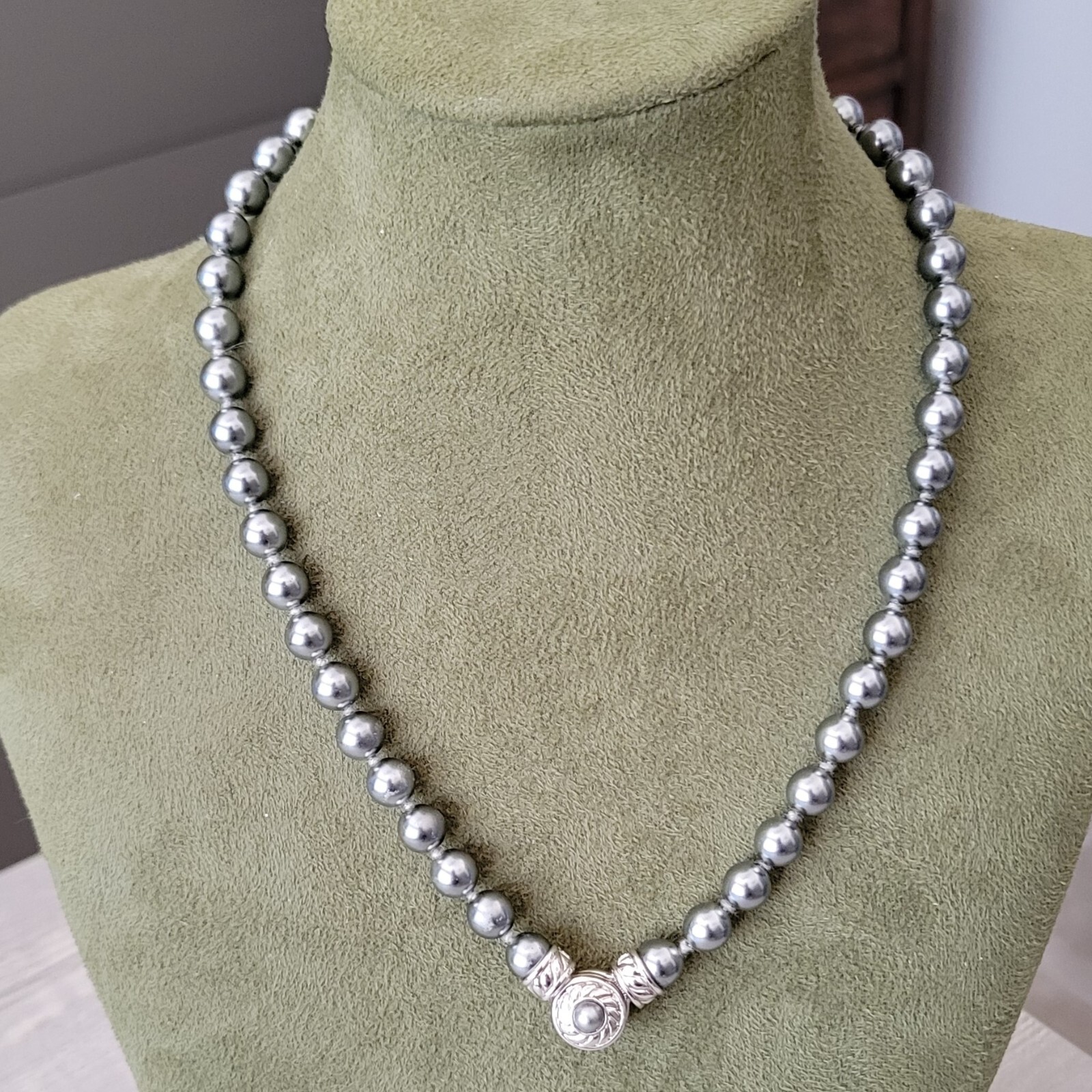 Nolan Miller Necklace Faux Pearl Crystal Snap Closure Silver Tone EUC