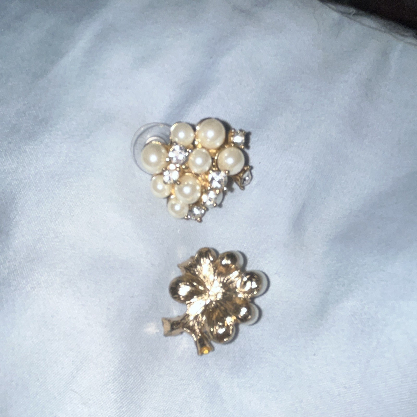 Gold Tone Faux Cream Pearl Clear Rhinestone Cluster Flower Stud Earrings Pair