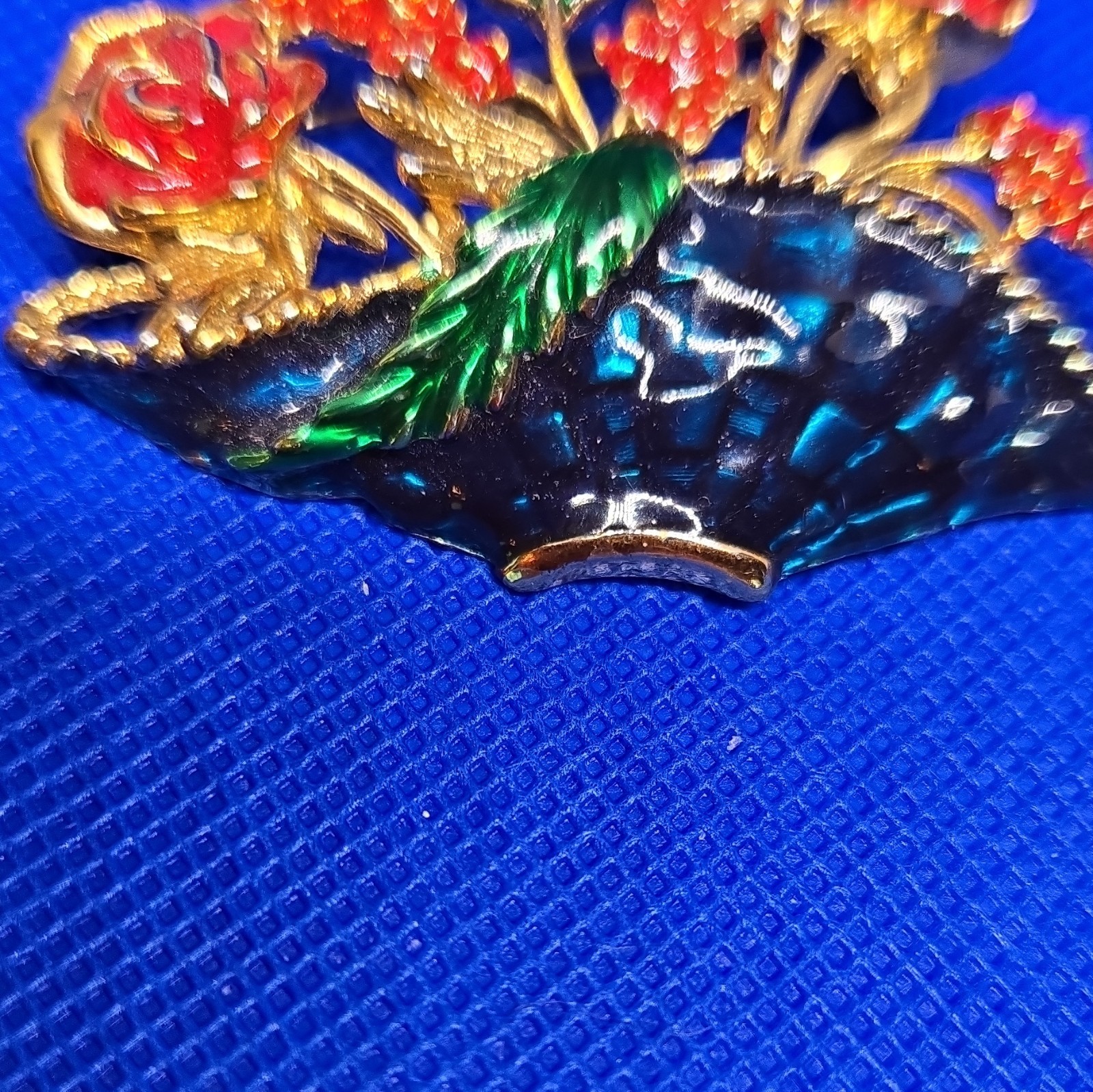 Gold Tone Enamel Floral Fan Brooch Pin Red Flowers Green Leaves Blue Fan