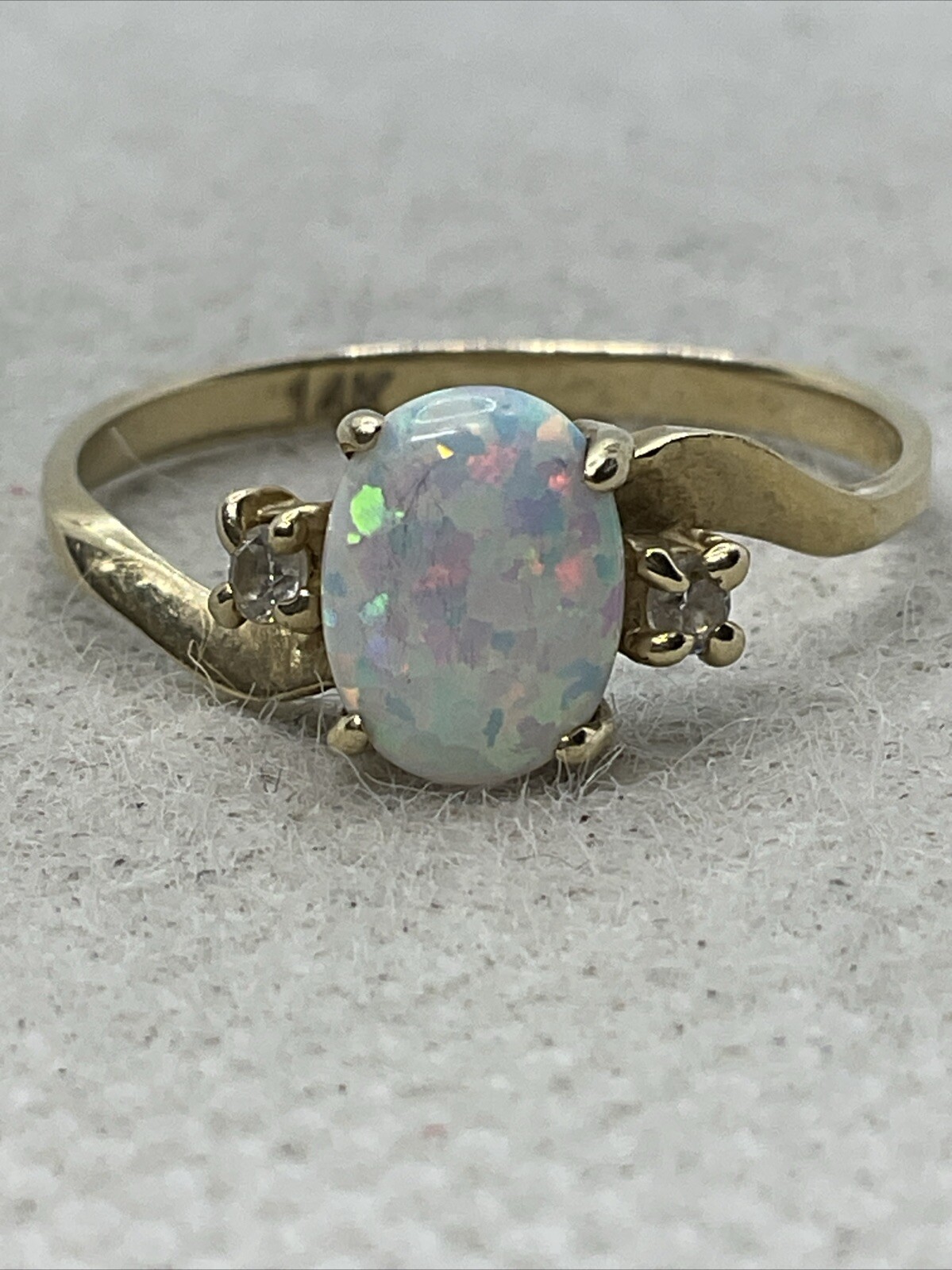 CUTE Solid 14K Yellow Gold 0.54CTW Created Opal & White CZ Ring 1.7gr. Size 7.5