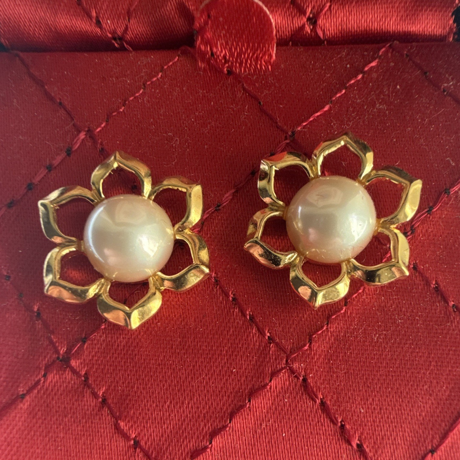 Trifari Signed Flower Stud Earrings Gold Plated Faux Pearl