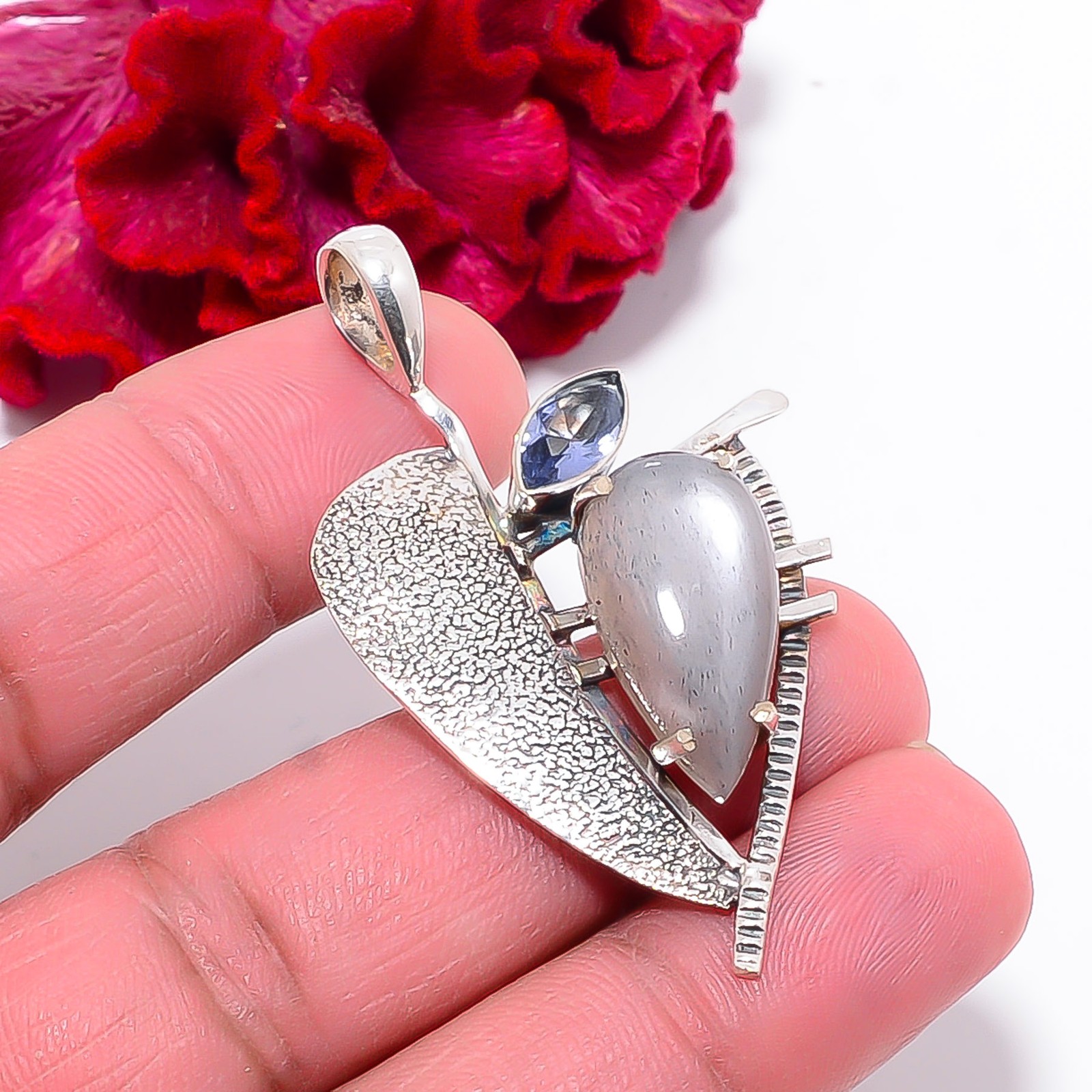Gray Moonstone – Sri Lanka & Iolite 925 Sterling Silver Pendant 1.99″ P102881022