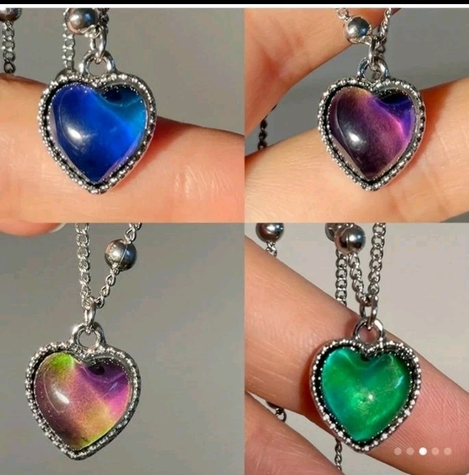 Women Love Pendant Temperature Color Changing Necklace