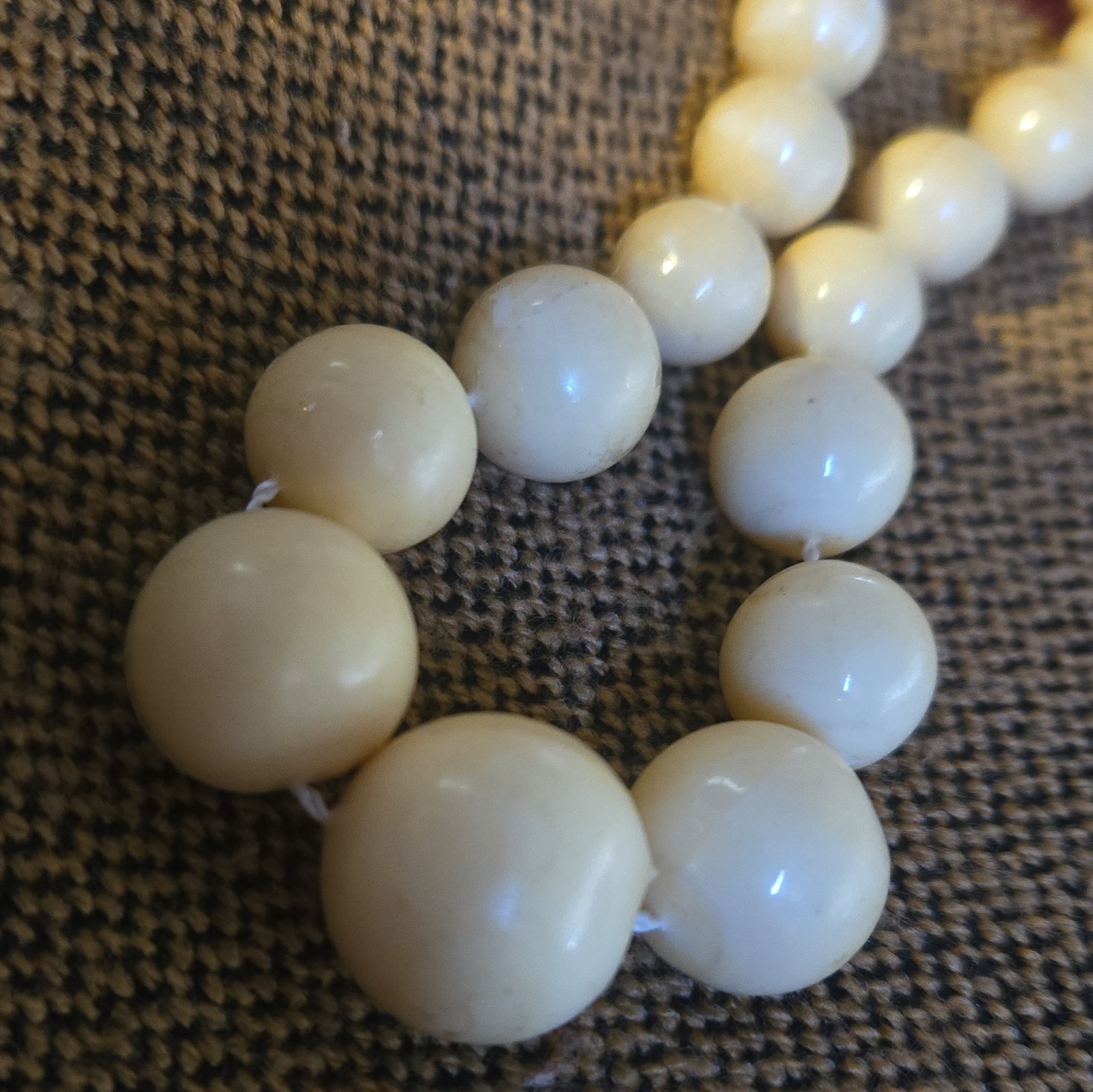 Ivory Plastic Beaded Necklace Ball/Bead Chain Spring Ring Clasp No Stone