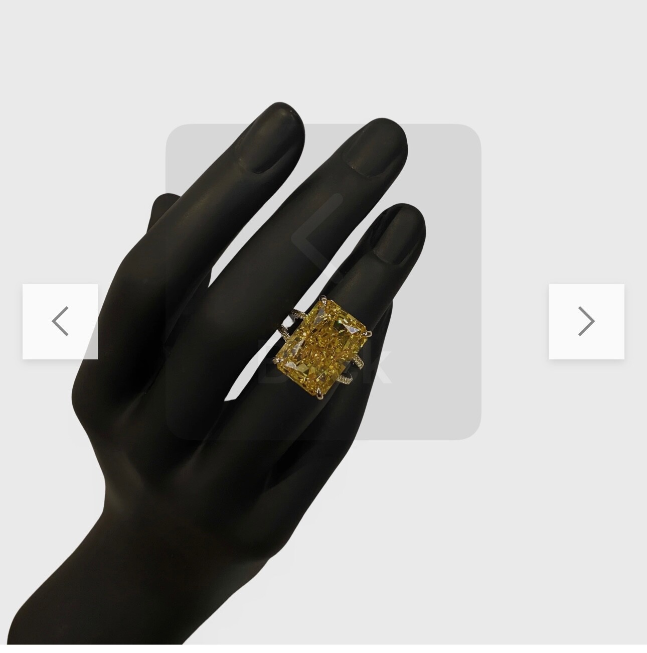 Beautiful simulated canary yellow ring 18 carats