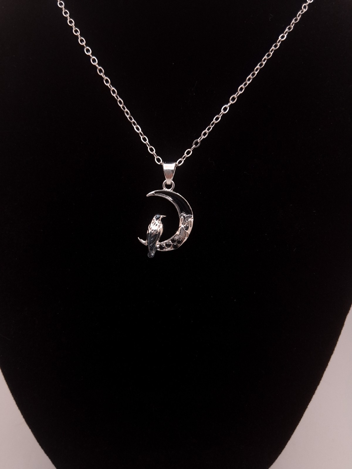 Simple Crow Necklace Black Crow Crescent Moon Rhinestone Enamel Pendant Necklace
