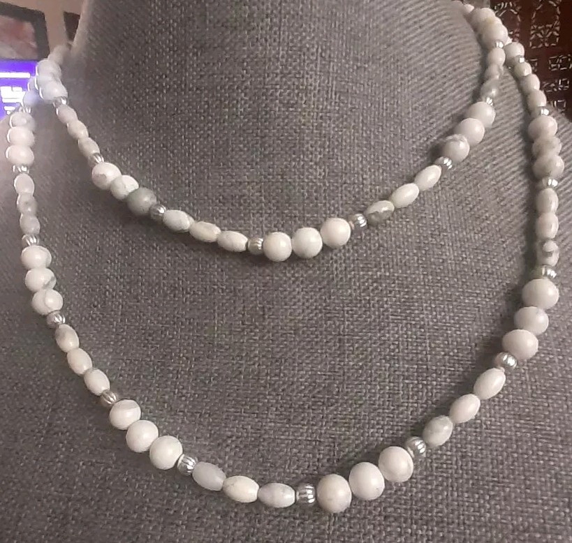 Howlite Bead Silvertone Single strand Necklace. 35 In.