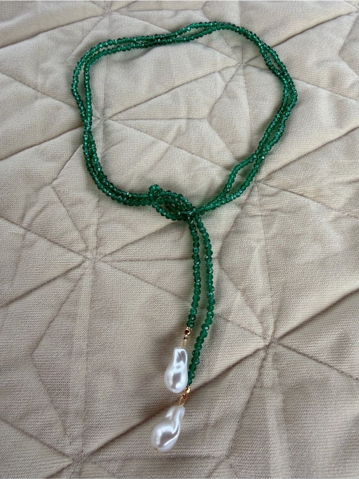 Green Beaded Lariat Necklace with Pearl Drops – Women Jewelry