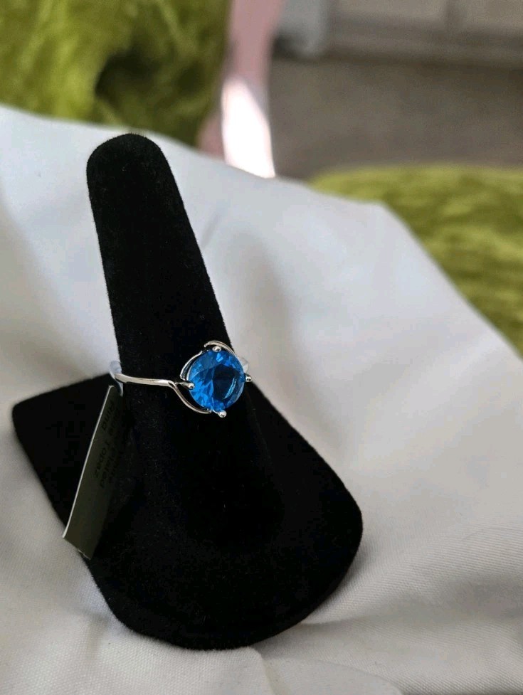LAB 2.50 Cts BLUE TOPAZ LADIES RING 14K WHITE GOLD PLATED – NWT 6.25