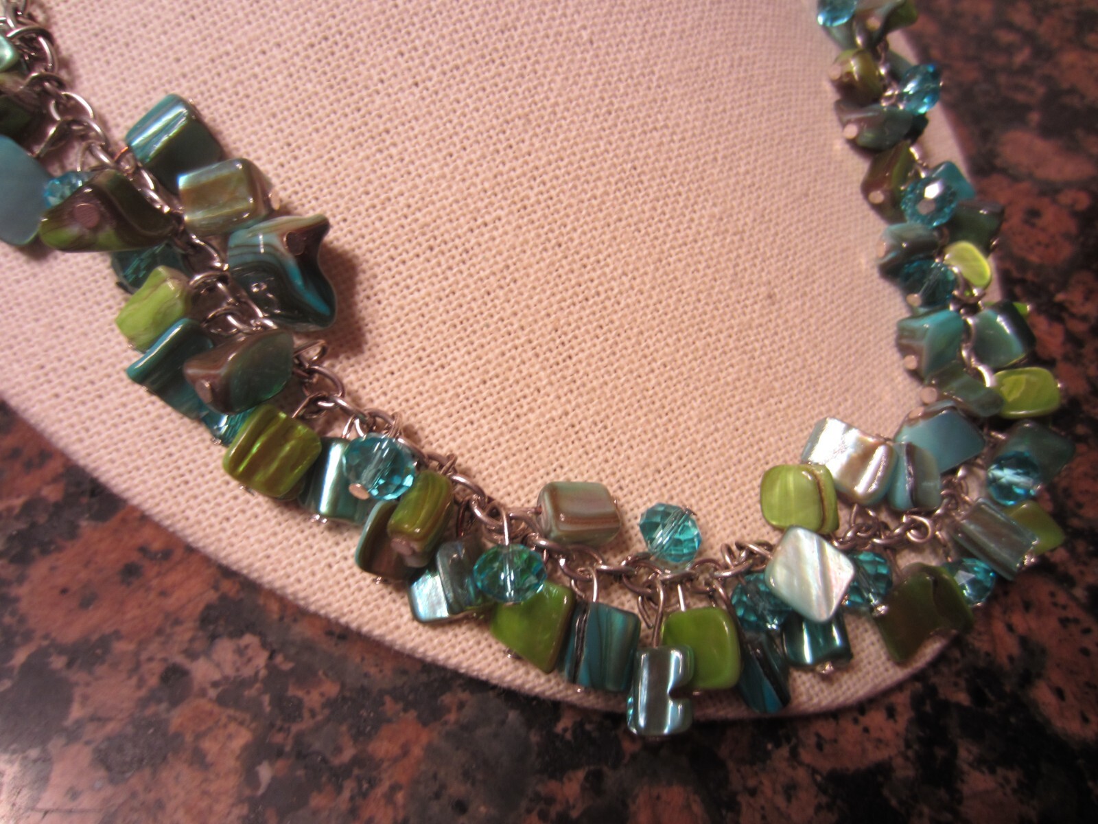 NWT GORGEOUS beaded necklace Apricot Lane Boutique Length 19 inches adjustable
