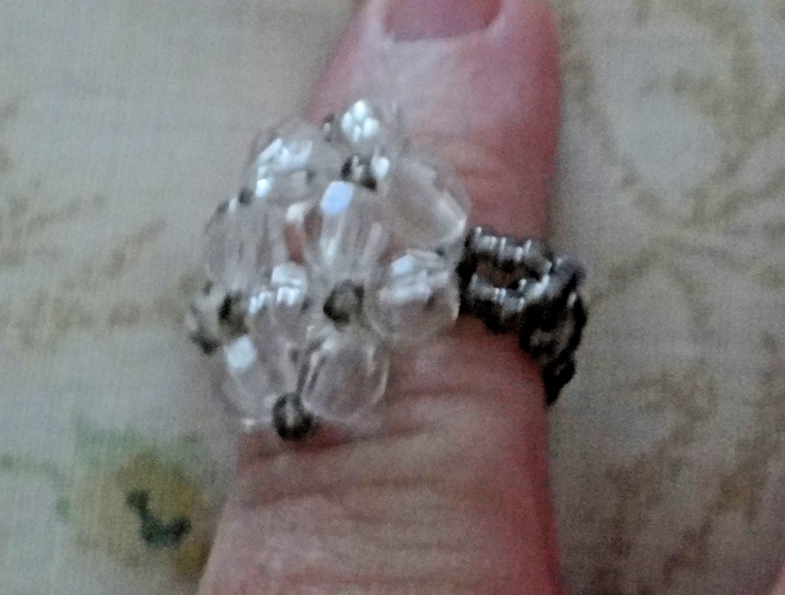 17 size 8 Clear & Grey Children’s Birthday Party Favors Plastic Beaded Rings