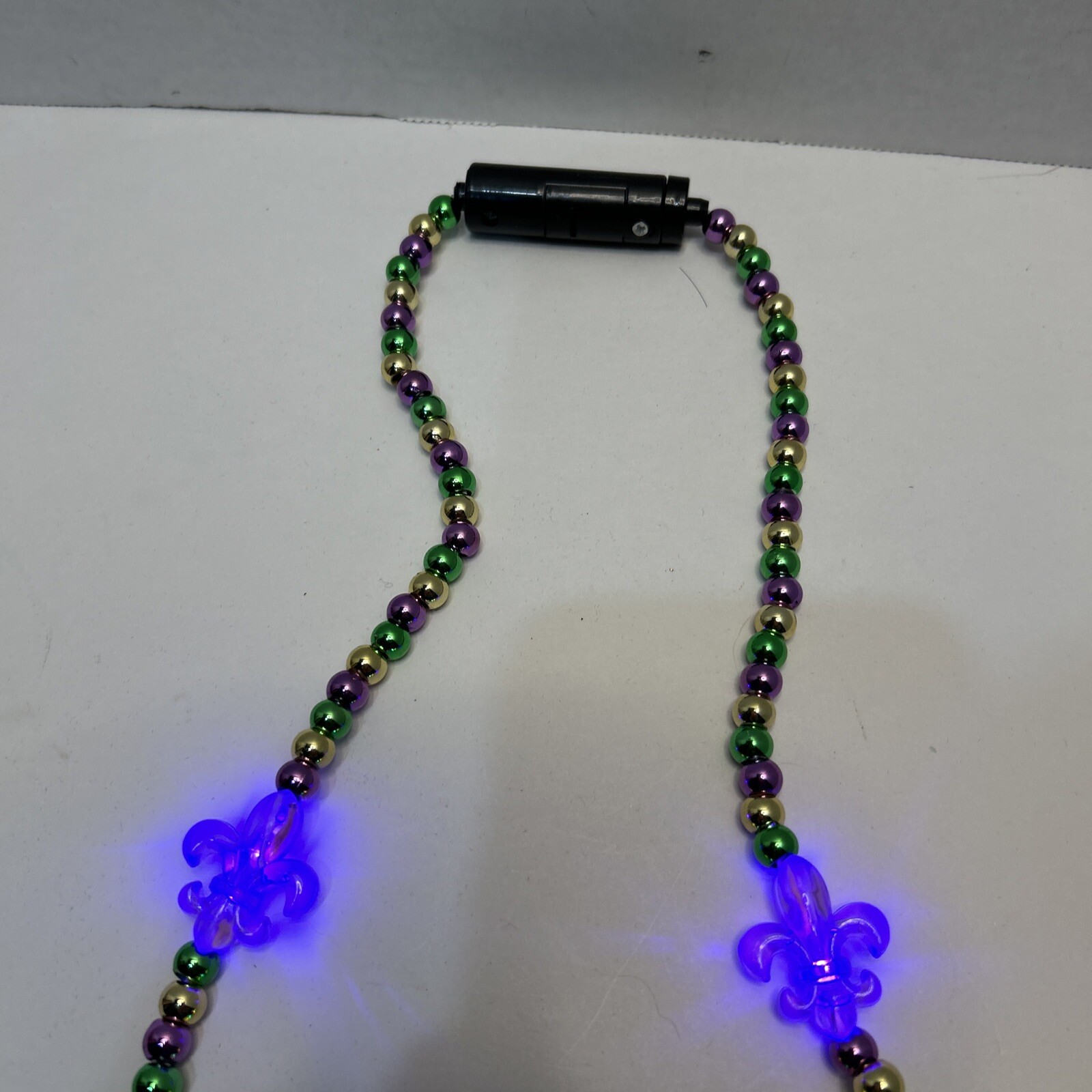 Light-Up Mardi Gras Necklace 16″ Purple Green & Gold LED Lights W/ 2 Extra Beads