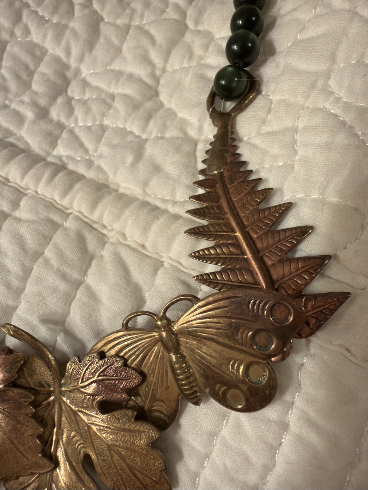 Vintage RARE… ROBERTO BY RFM BronzeTONE LARGE LEAF NECKLACE With Green Beads.