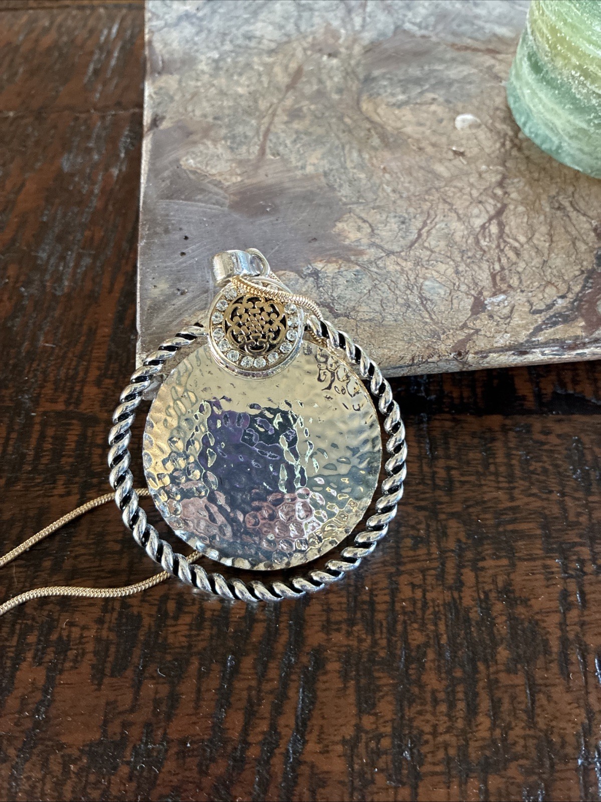 VINTAGE DESIGNER SCROLL AND DOTS STUNNING SERPENTINE PENDANT NECKLACE 16″ NWT