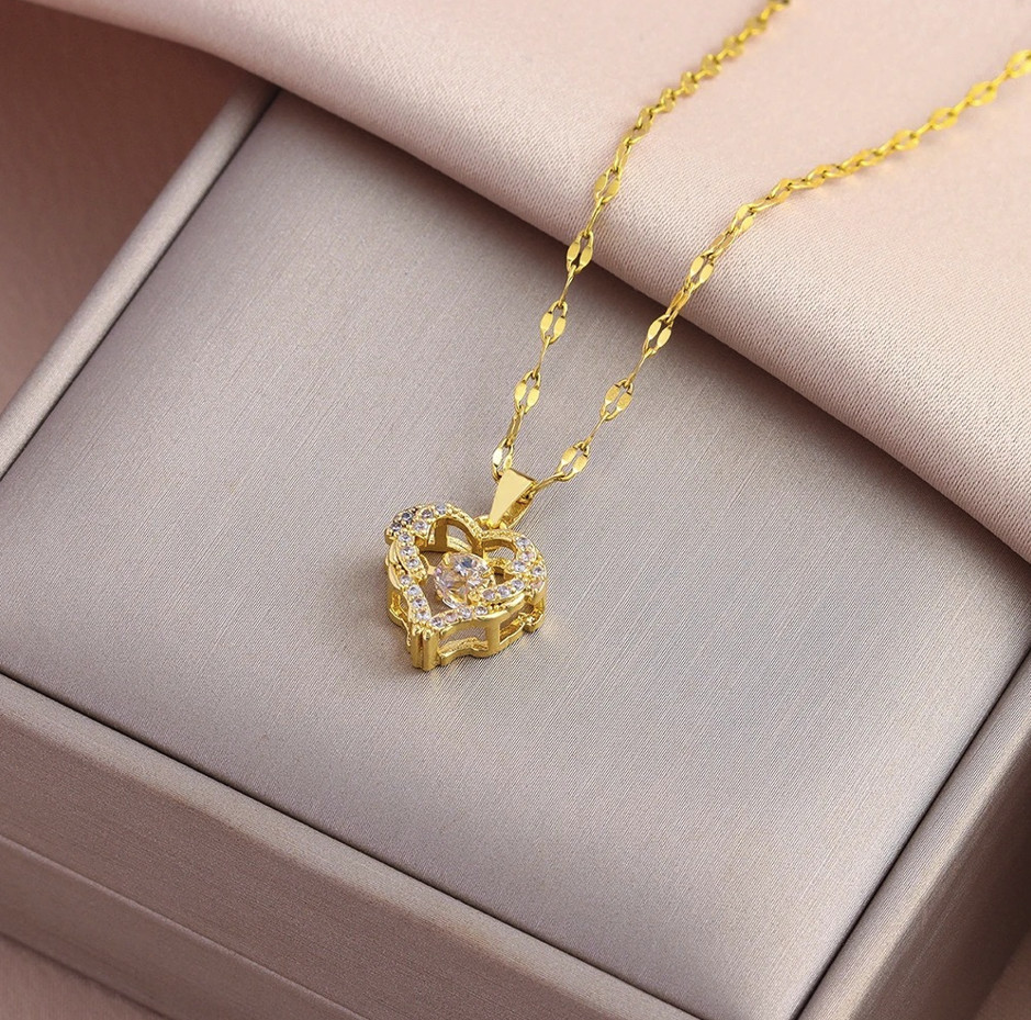 1pc Beating Heart Pendant Necklace Stainless Steel Clavicle Chain – NEW