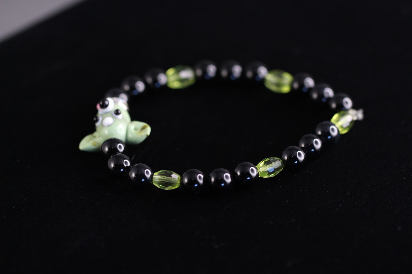 Dog Bracelet Green Lampwork 7″ inch Elastic Glass Beads Black Onyx Rhinestone