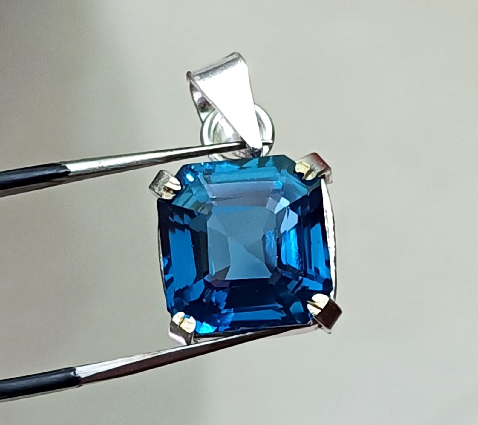 Certified 30.00 ct Natural Paraiba Tourmaline 925 Silver Pendant Loose Gemstone