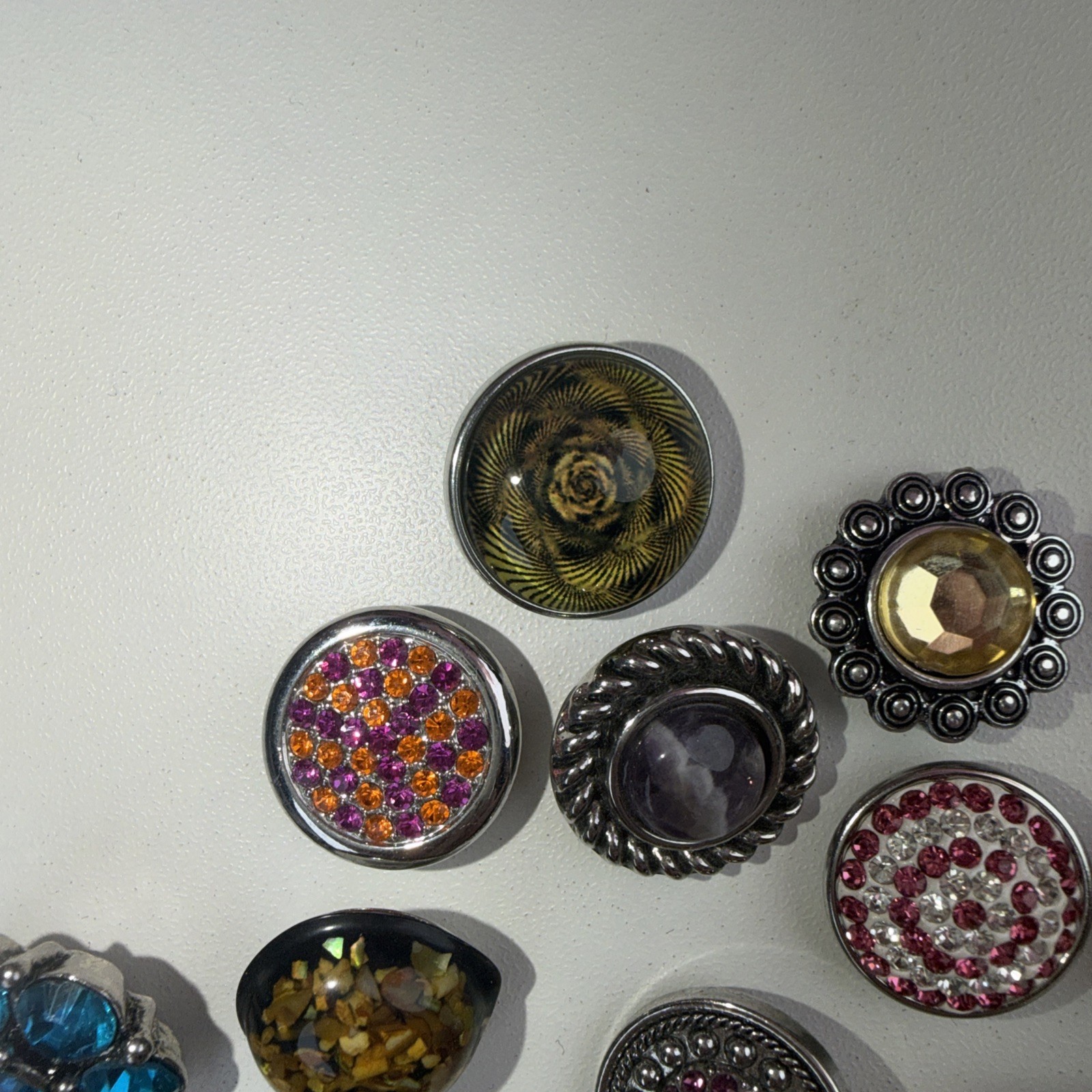 Lot 20 Snap Jewelry 18 20MM Gingersnaps Charm Ginger Snap Button