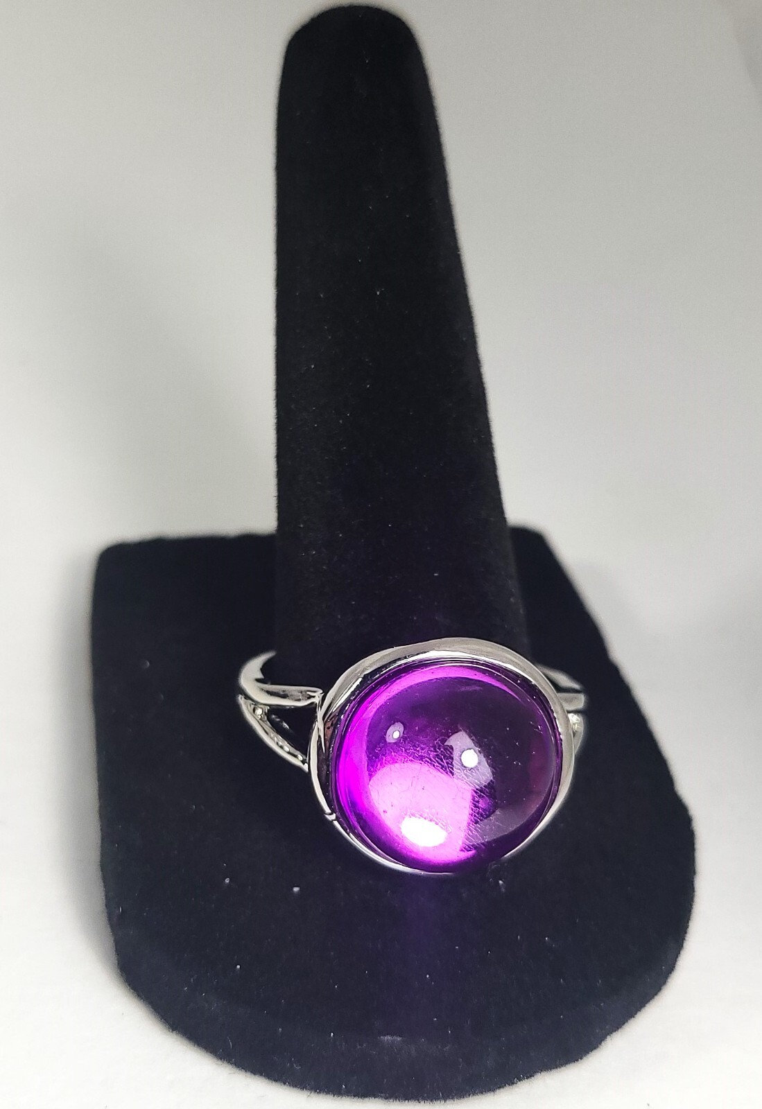Awesome Bright Purple Sphere Crystal Ball Ring Silver Plated Synthetic Crystal