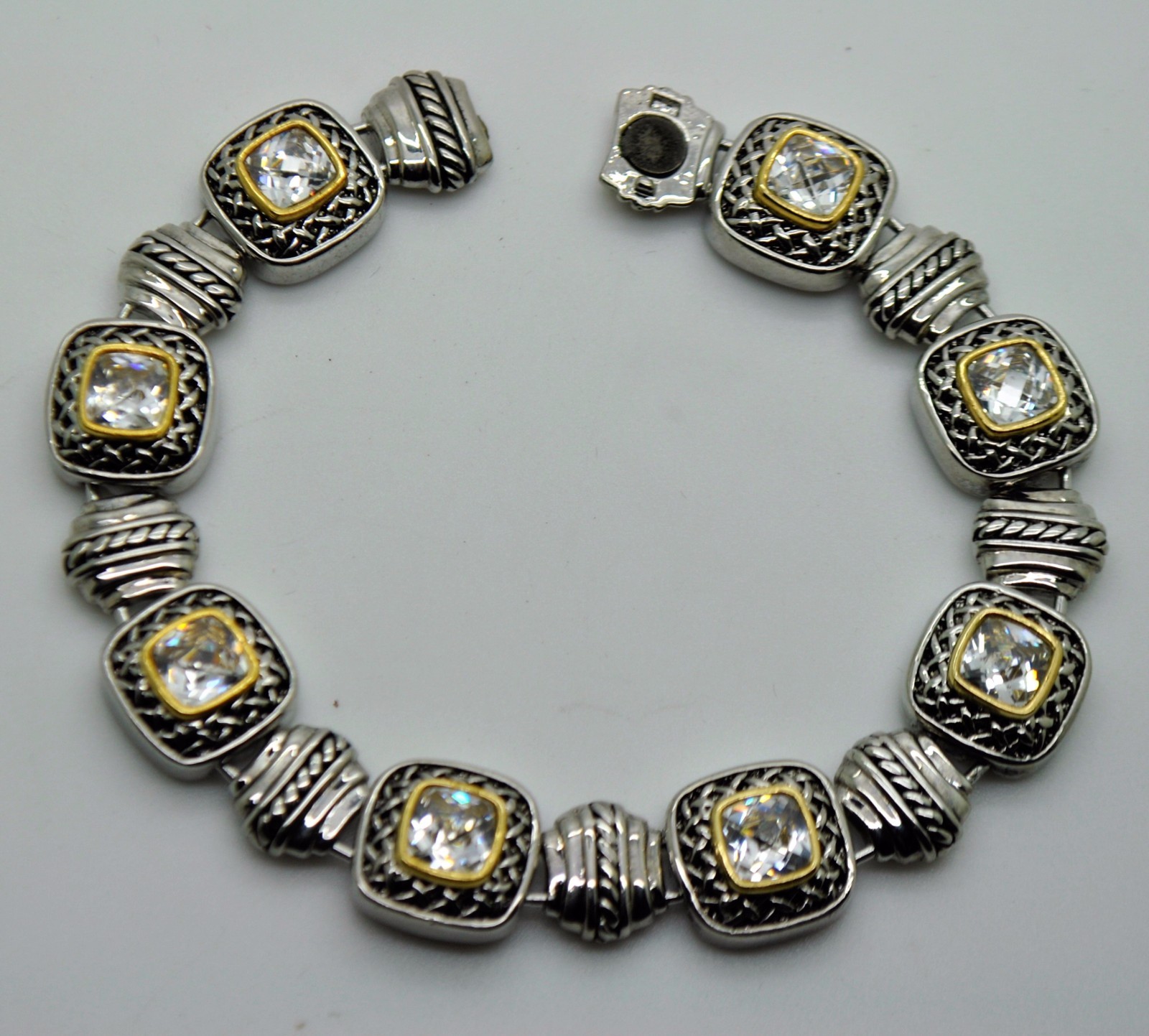B303 Exquisite Designer Style Silver Gold Balinese Clear Color fashion Bracelet