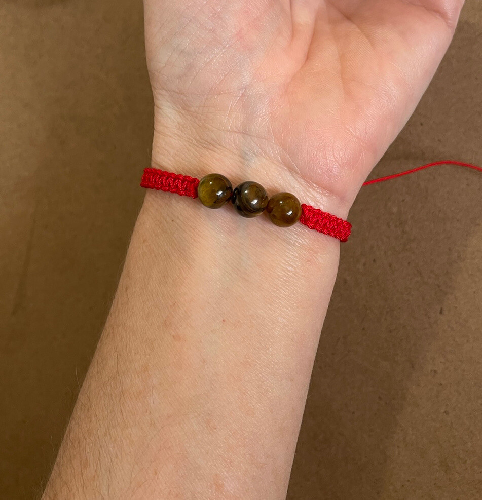 Pulsera Roja Ojo de Tigre para la proteccion general de la vida. Año Del Tigre