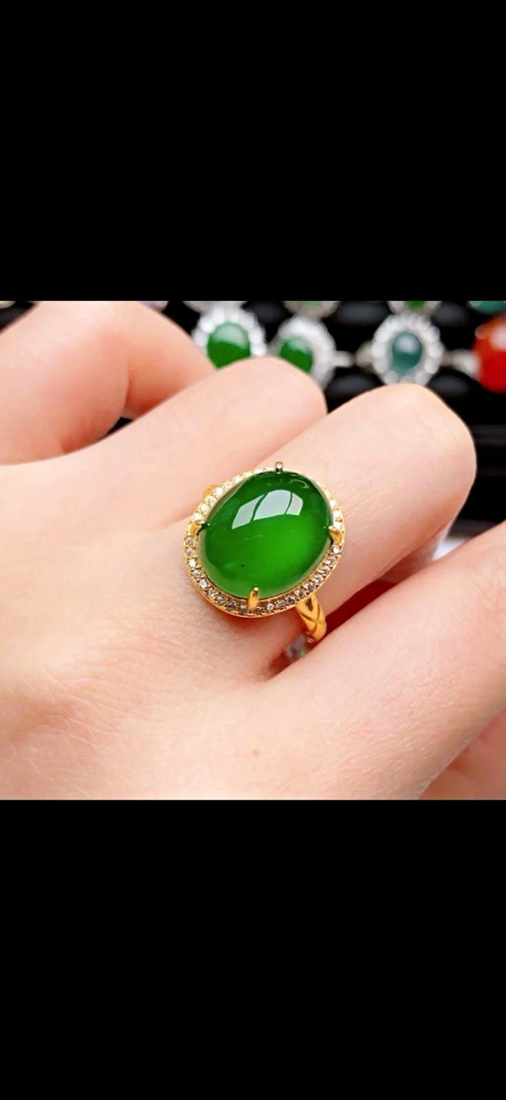 Gold Tone Bezel Set Oval Green Stone Cocktail Band Ring Size 8