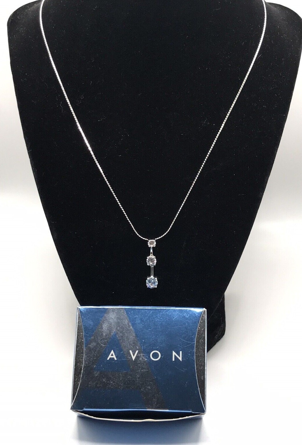 Avon Silvertone Three CZ Stone Necklace 2004 Fashion Jewelry