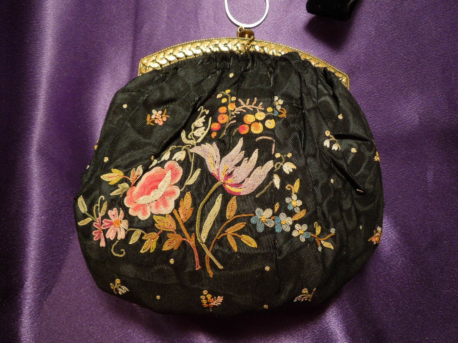 Vintage Hand Sewn Flower Detailed Push Button Clutch Wrist Purse W/ Mini Mirror