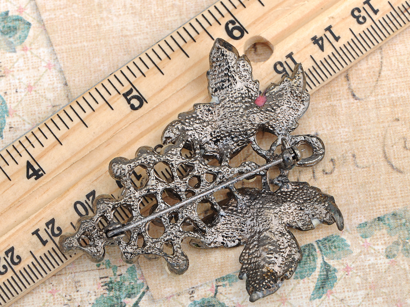 Austrian Crystal Rhinestone Multi-Colored Grape Fruit Fashion Pin Brooch Pendant