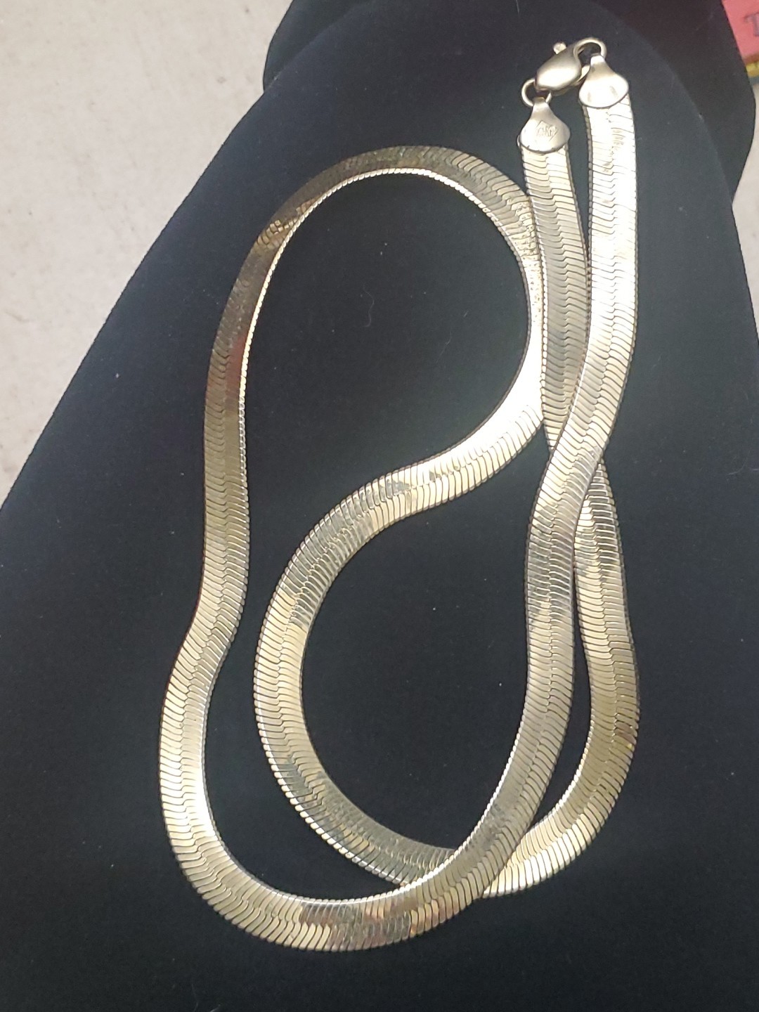 Vintage Men Or Lady Herringbone Wide Flat Chain Necklace 22” Gold Plated