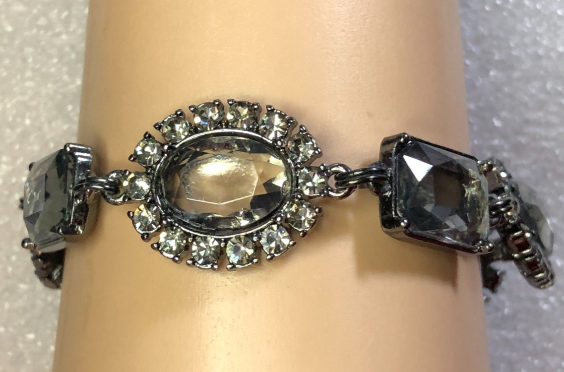 White House Black Market Rhinestone Statement Bracelet Gray Gunmetal 7″ 8505