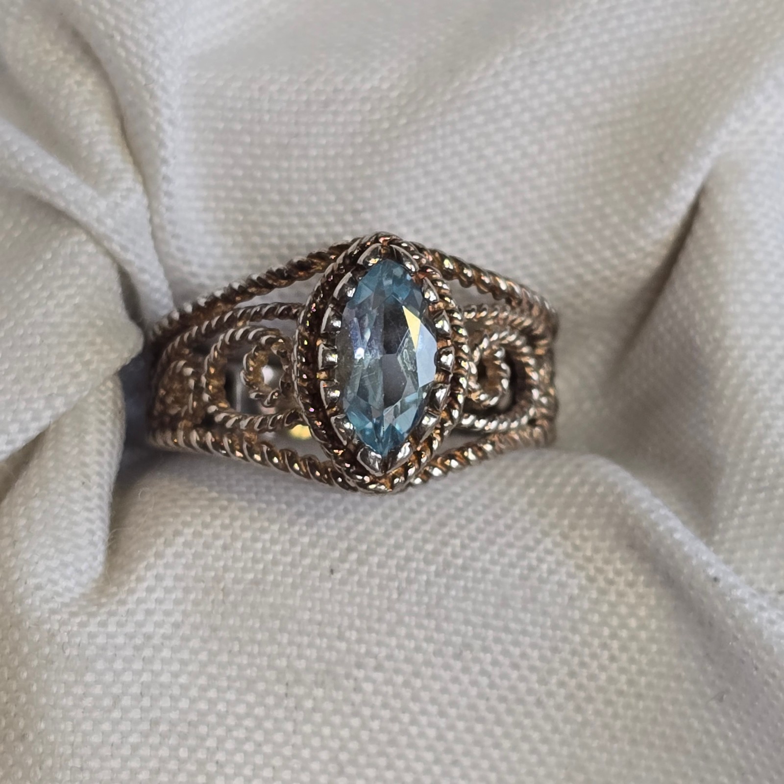 Sterling Silver Signed Avon Ring 4.23g Fine Jewelry Size 9 Blue Stone *READ*