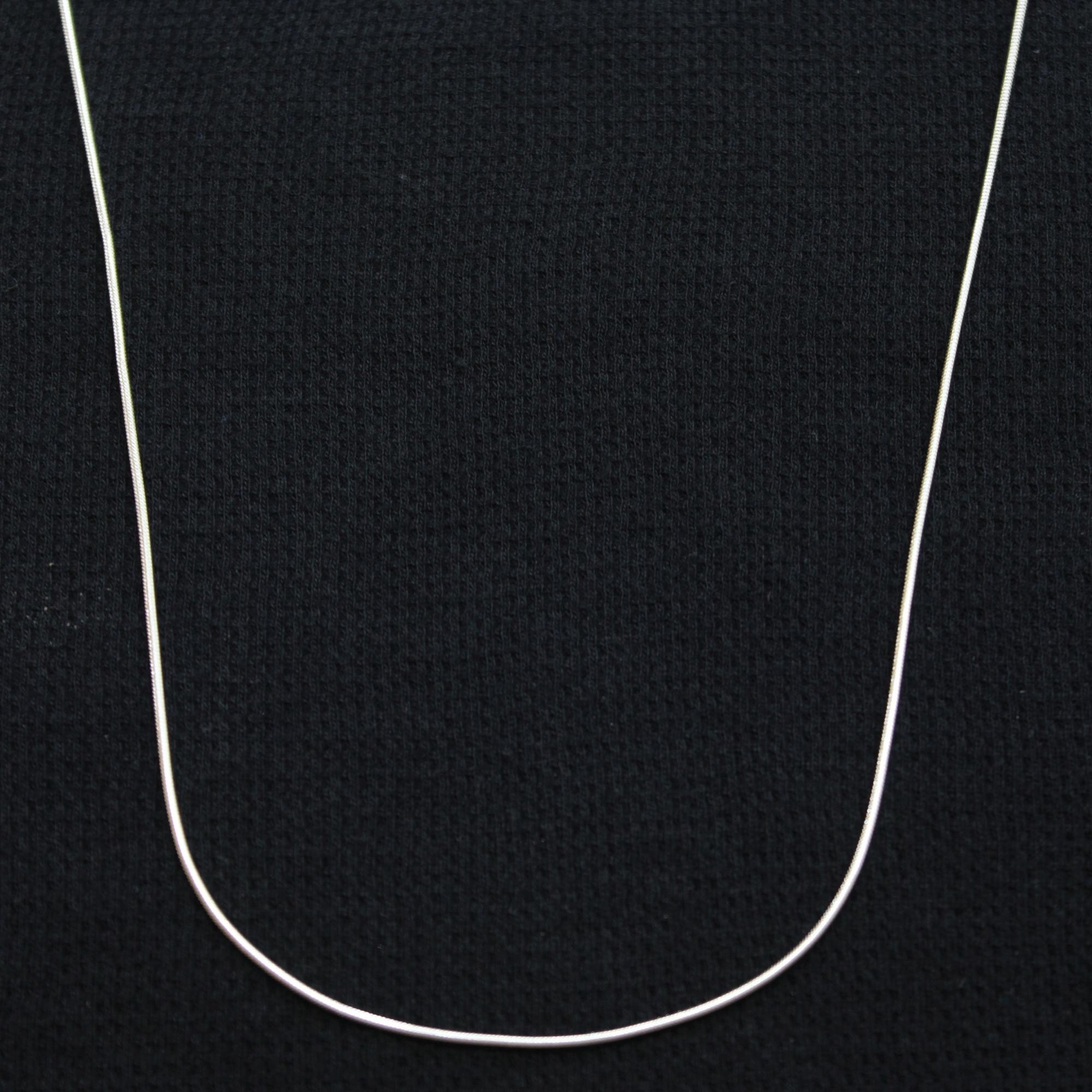 NWT MexZotic Silvertone Alloy 18-Inch Snake Chain Necklace. 234BB-Snake