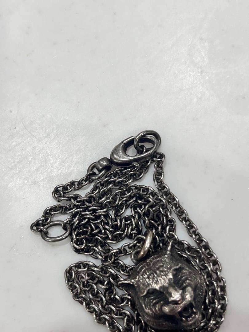 GUCCI Cat Head Necklace Silver