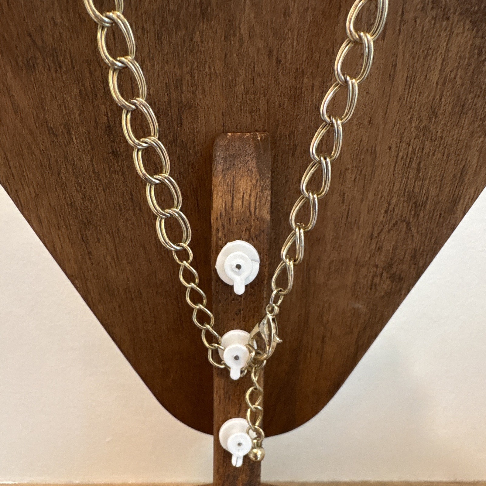 White Crystal Flower Cluster Statement Necklace Gold-Tone Cable Chain
