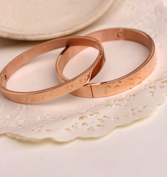 18K Rose Gold Filled Women’s Classic Plain Band Solid Bangle Bracelet Stunning