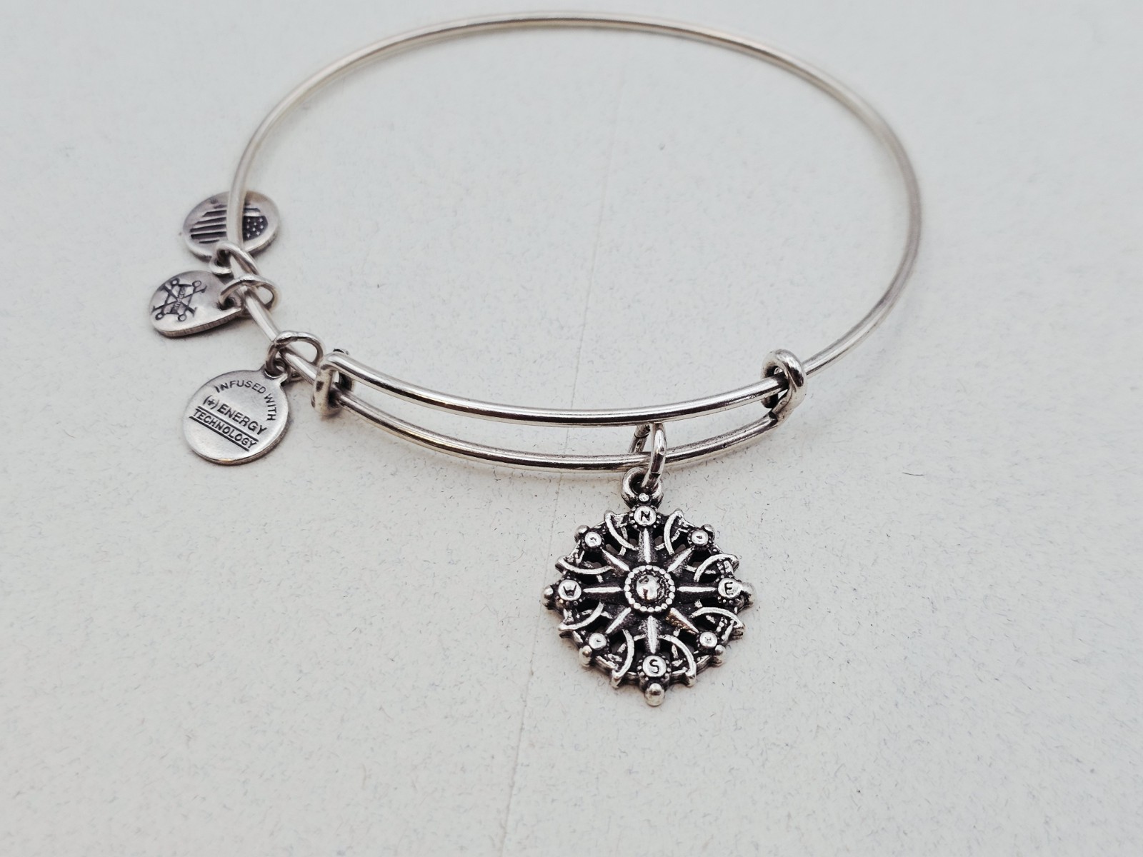 Alex & Ani ” Compass 🧭 Direction Silver Charm Bangle Bracelet ✨️